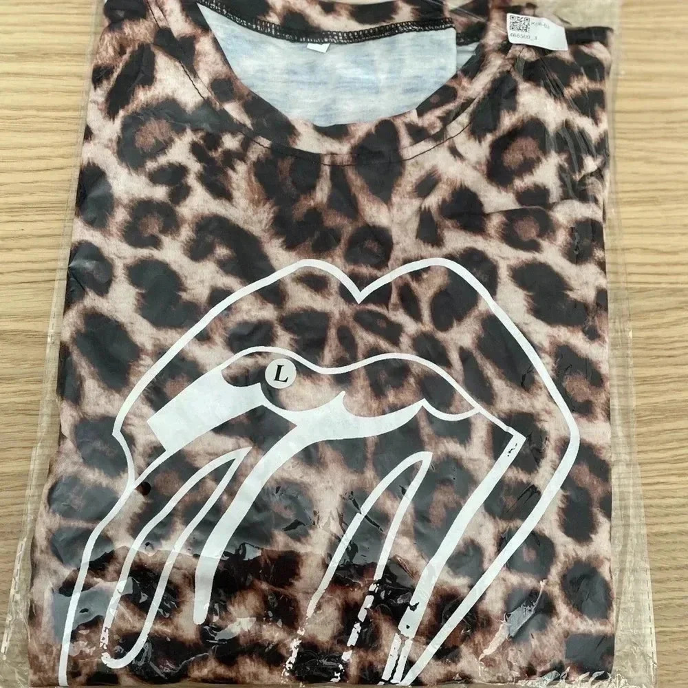 🆕Leopard Printed Lips T-Shirt L🆕 - Picture 5 of 6